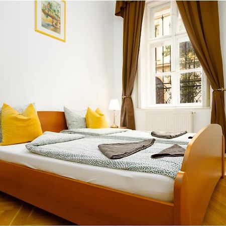 Emerald Suite With Free Parking Budapest Luaran gambar