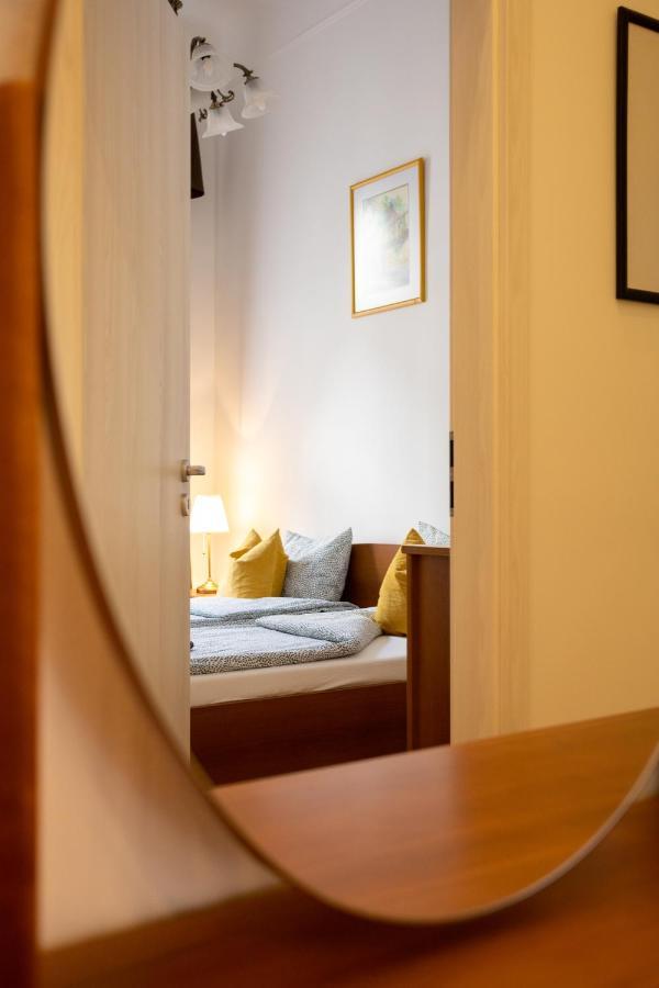 Emerald Suite With Free Parking Budapest Luaran gambar