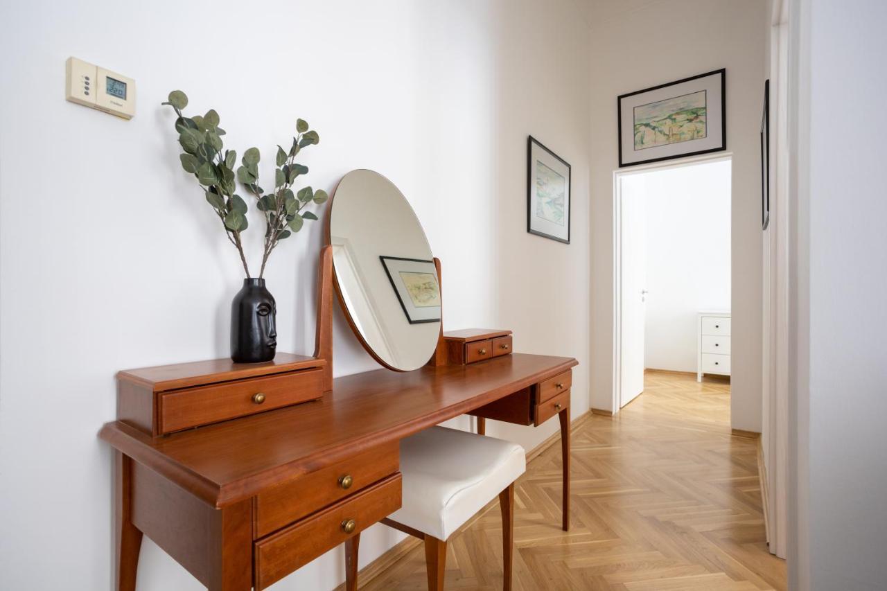 Emerald Suite With Free Parking Budapest Luaran gambar