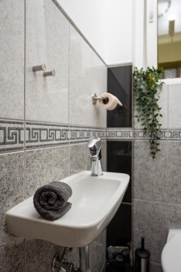 Emerald Suite With Free Parking Budapest Luaran gambar