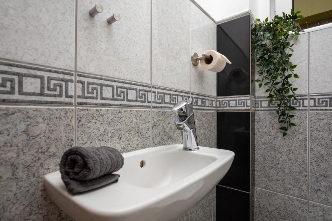 Emerald Suite With Free Parking Budapest Luaran gambar