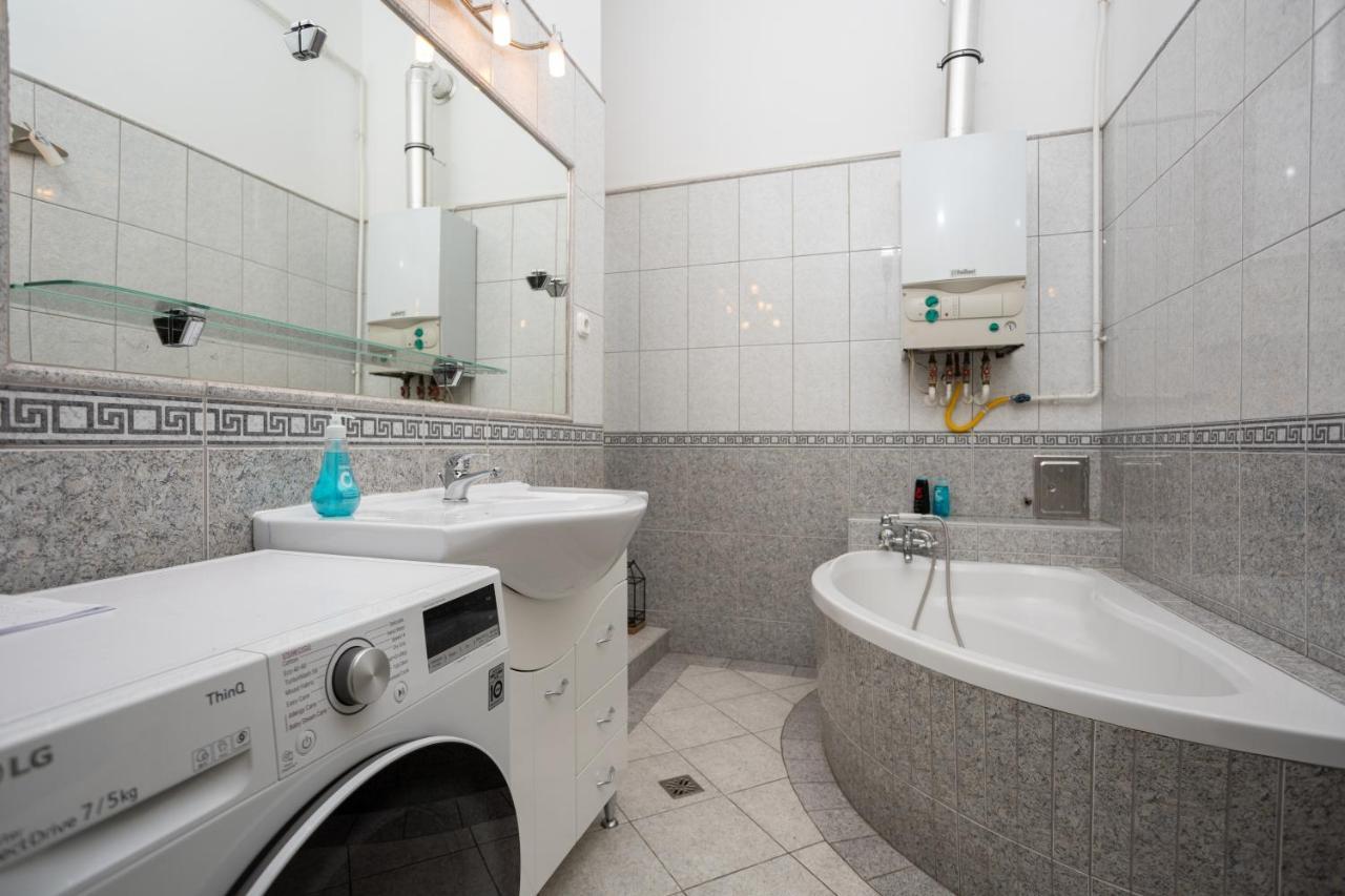 Emerald Suite With Free Parking Budapest Luaran gambar